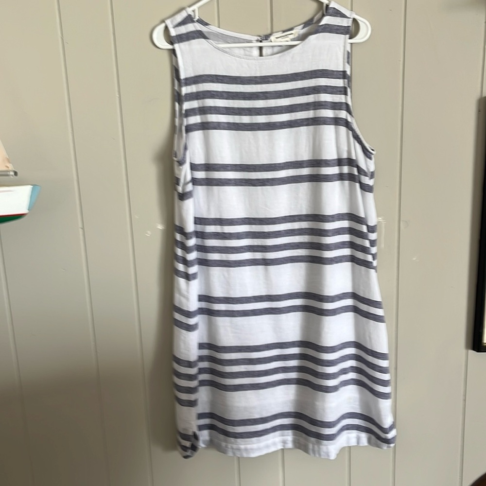 Size M Sleeveless linen and cotton dress from Beach Lunch Lounge. Blue/white